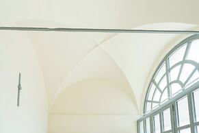 Romantic Escape City Centre With Jacuzzi & Parking