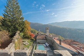 Villa Torre di Palanzo With Magnificent View