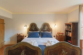 Villa Torre di Palanzo With Magnificent View