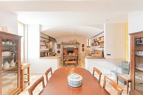 Villa Torre di Palanzo With Magnificent View