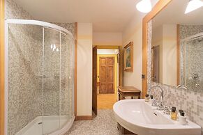 Villa Torre di Palanzo With Magnificent View