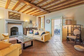 Villa Torre di Palanzo With Magnificent View