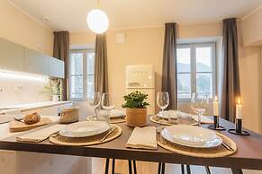 V. Suite on Lake Como