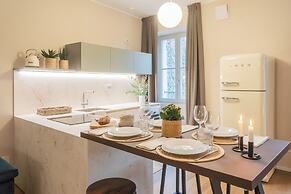 V. Suite on Lake Como