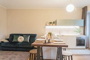 V. Suite on Lake Como