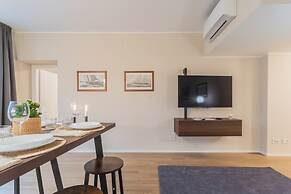 V. Suite on Lake Como