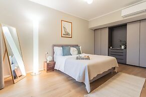 V. Suite on Lake Como