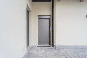 V. Suite on Lake Como