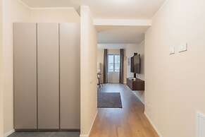 V. Suite on Lake Como