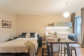 V. Suite on Lake Como