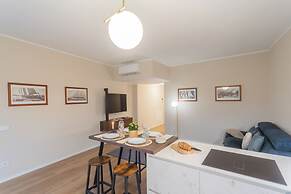 V. Suite on Lake Como