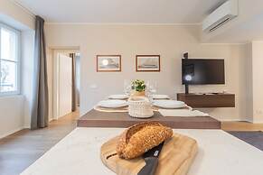 V. Suite on Lake Como