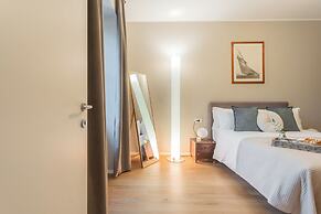 V. Suite on Lake Como