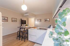 V. Suite on Lake Como