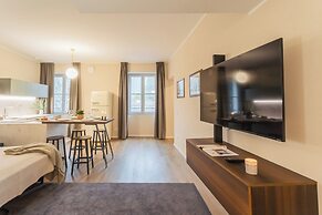 V. Suite on Lake Como