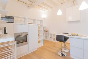 Wine Not Apartment in Como City Centre