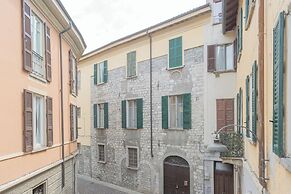 Wine Not Apartment in Como City Centre
