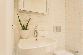 Your Private Harbour Nearby George Clooney