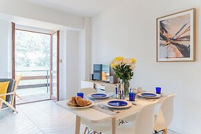 Your Private Harbour Nearby George Clooney