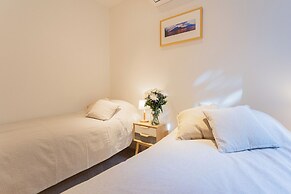 Your Private Harbour Nearby George Clooney