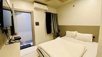 Hotel Vaikunth Palace