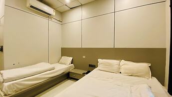 Hotel Vaikunth Palace