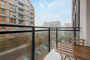 Aura III & Parking by Downtown Apartments