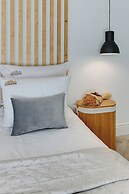 Aura III & Parking by Downtown Apartments