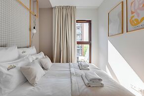 Aura III & Parking by Downtown Apartments