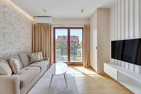 Aura III & Parking by Downtown Apartments