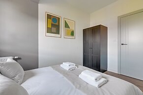 Aura III & Parking by Downtown Apartments