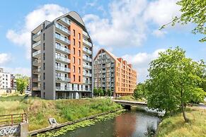 Aura III & Parking by Downtown Apartments