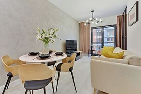 Aura III & Parking by Downtown Apartments