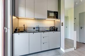 Aura III & Parking by Downtown Apartments