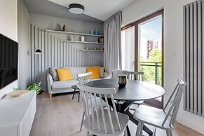 Aura III & Parking by Downtown Apartments