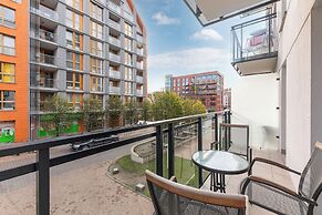 Aura III & Parking by Downtown Apartments