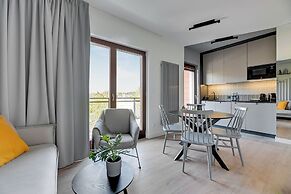 Aura III & Parking by Downtown Apartments