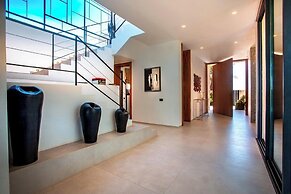 Villa Blanchette Marrakech – Villa Élégante avec Piscine Chauffée et S