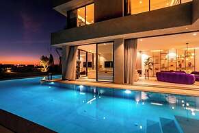 Villa Blanchette Marrakech – Villa Élégante avec Piscine Chauffée et S