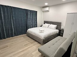 Academys Modern Apartments by Athens Urban Retreat