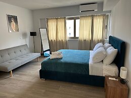 Academys Modern Apartments by Athens Urban Retreat