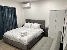 Academys Modern Apartments by Athens Urban Retreat