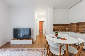 Central Main Square 2