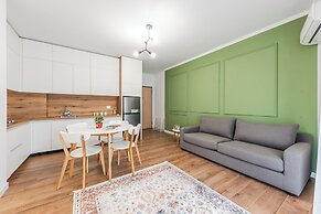 Central Main Square 2