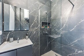 Central Main Square 2