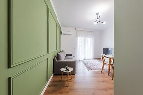 Central Main Square 2