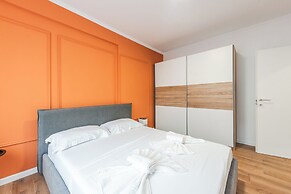 Central Main Square 2