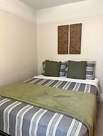 Victorian Gem Walk to Downtown Claw Tub Yard