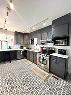 Victorian Gem Walk to Downtown Claw Tub Yard