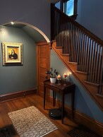 Victorian Gem Walk to Downtown Claw Tub Yard